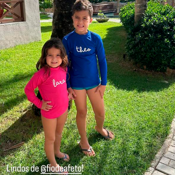 Camisa UV Azul Royal Personalizada - De 0 a 16 Anos