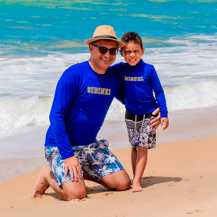 Camisa UV Azul Royal Personalizada - De 0 a 16 Anos