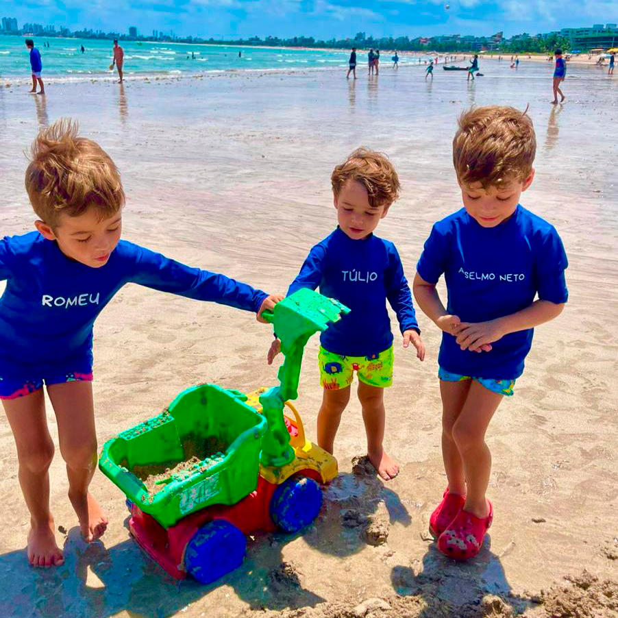 Camisa UV Azul Royal Personalizada - De 0 a 16 Anos