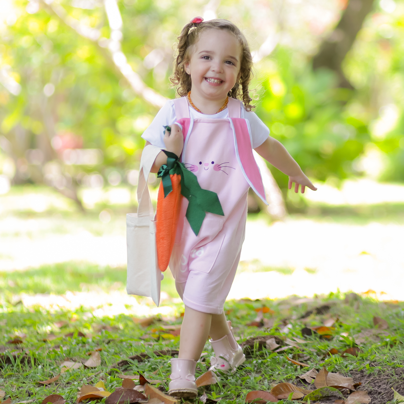 Jardineira Rosa Personalizada - Coelho Bunny com Nome