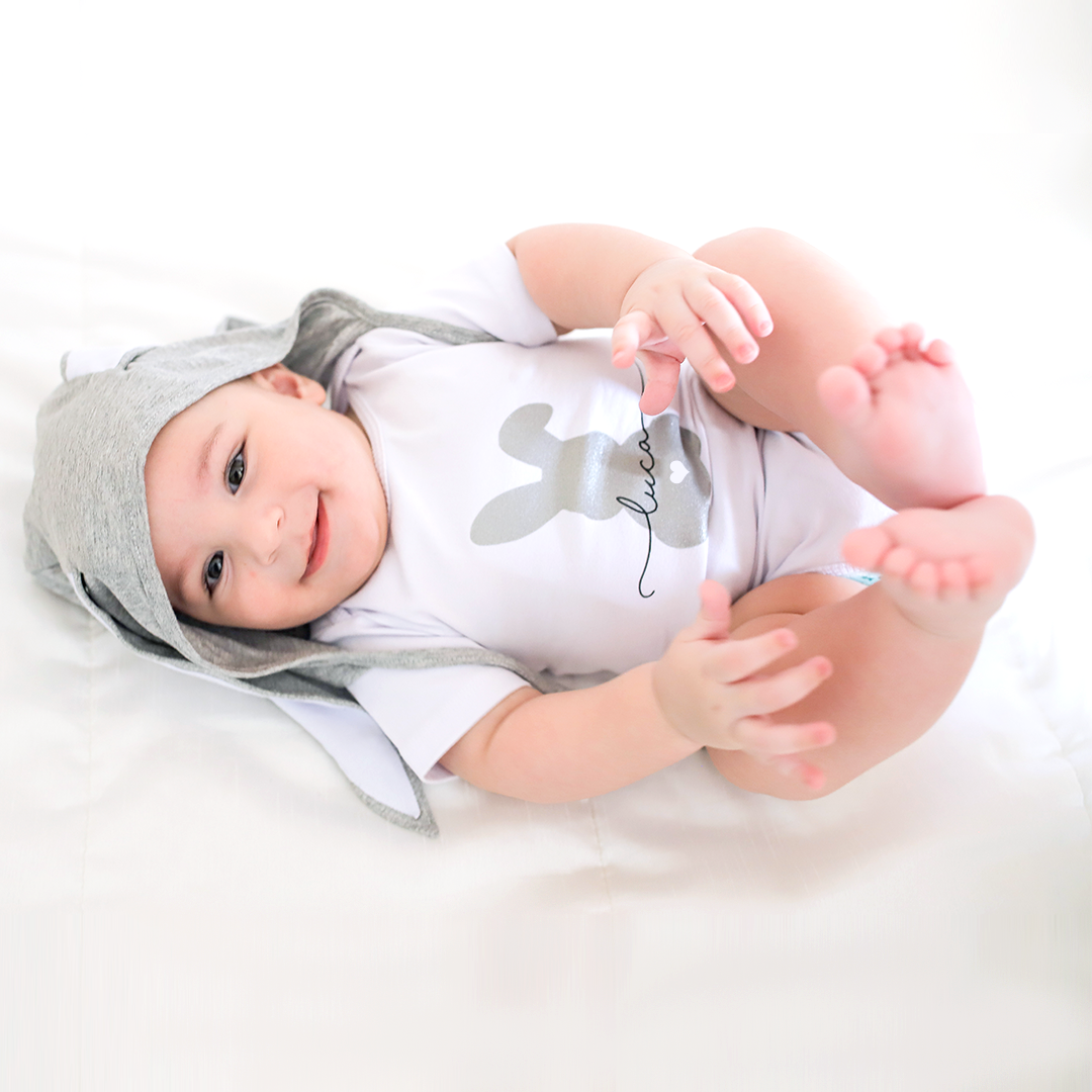 Kit Coelhinho Cinza - Body de Bebê + Touca