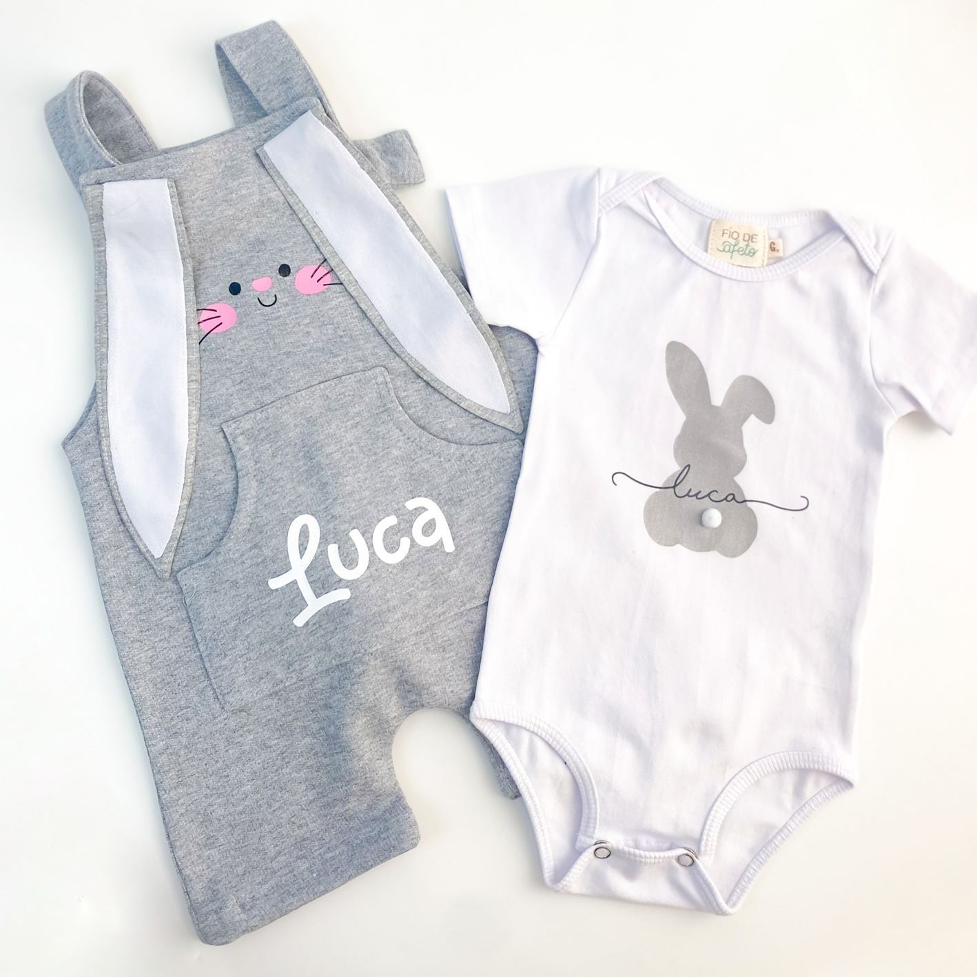 Jardineira Cinza Personalizado - Coelho Bunny com Nome