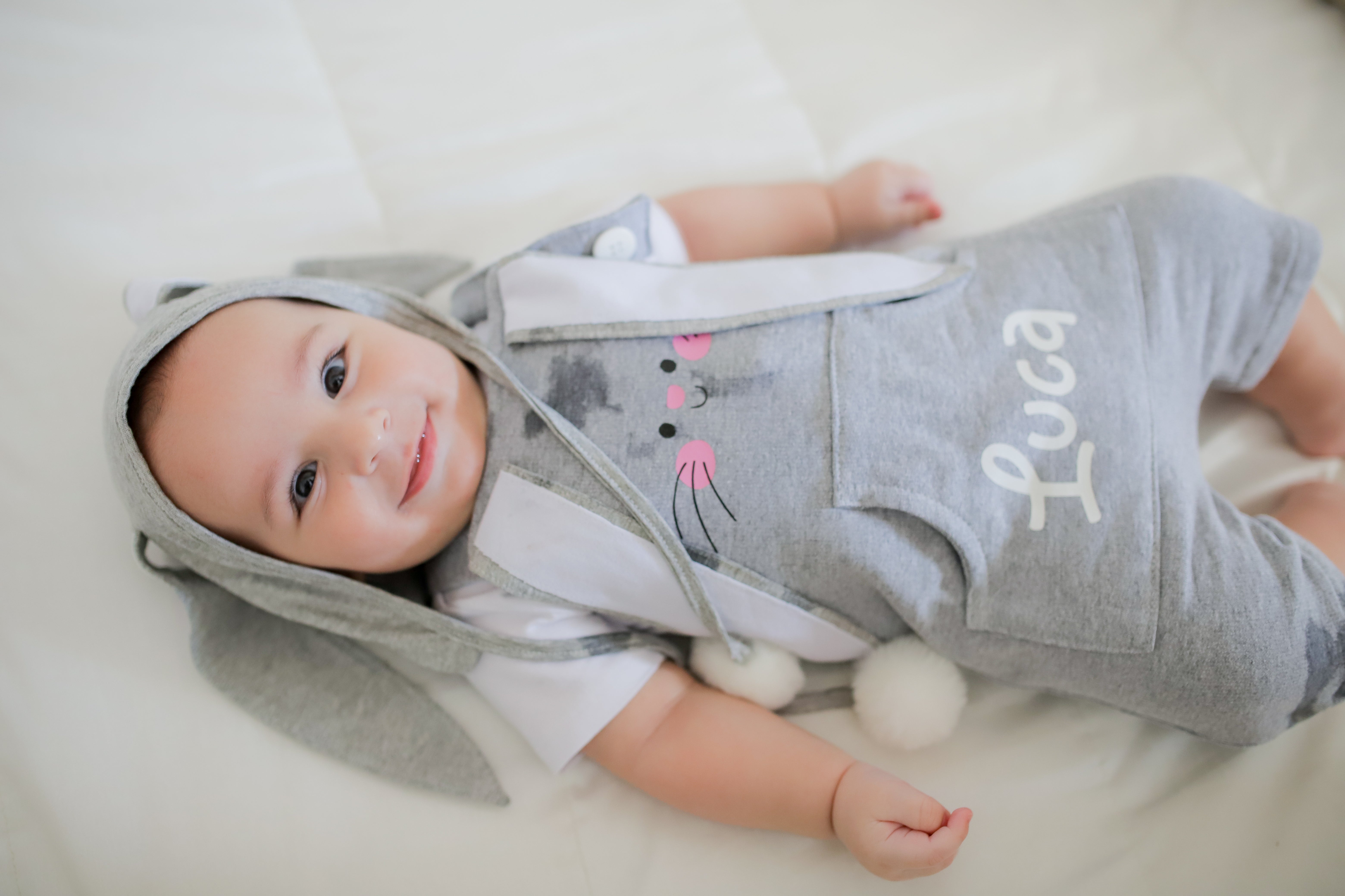 Kit Coelhinho Cinza - Jardineira + Touca