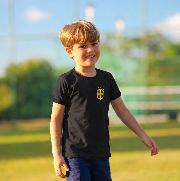 Camisa Infantil - Brasil Escudo Dourado | Copa do Mundo 2026