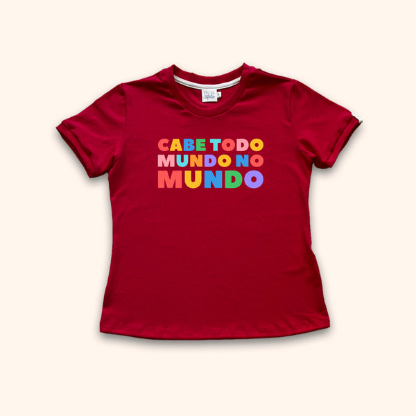 Camisa Adulto Cabe Todo Mundo no Mundo (Vermelho)