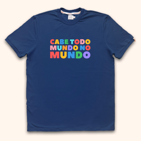 Camisa Adulto - Cabe Todo Mundo no Mundo